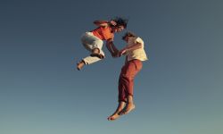 العلم يحدد أفضل أوقات الشعور بالسعادة